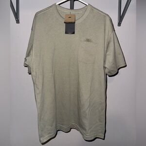 Men’s Nike loose fit t-shirt. Size Medium